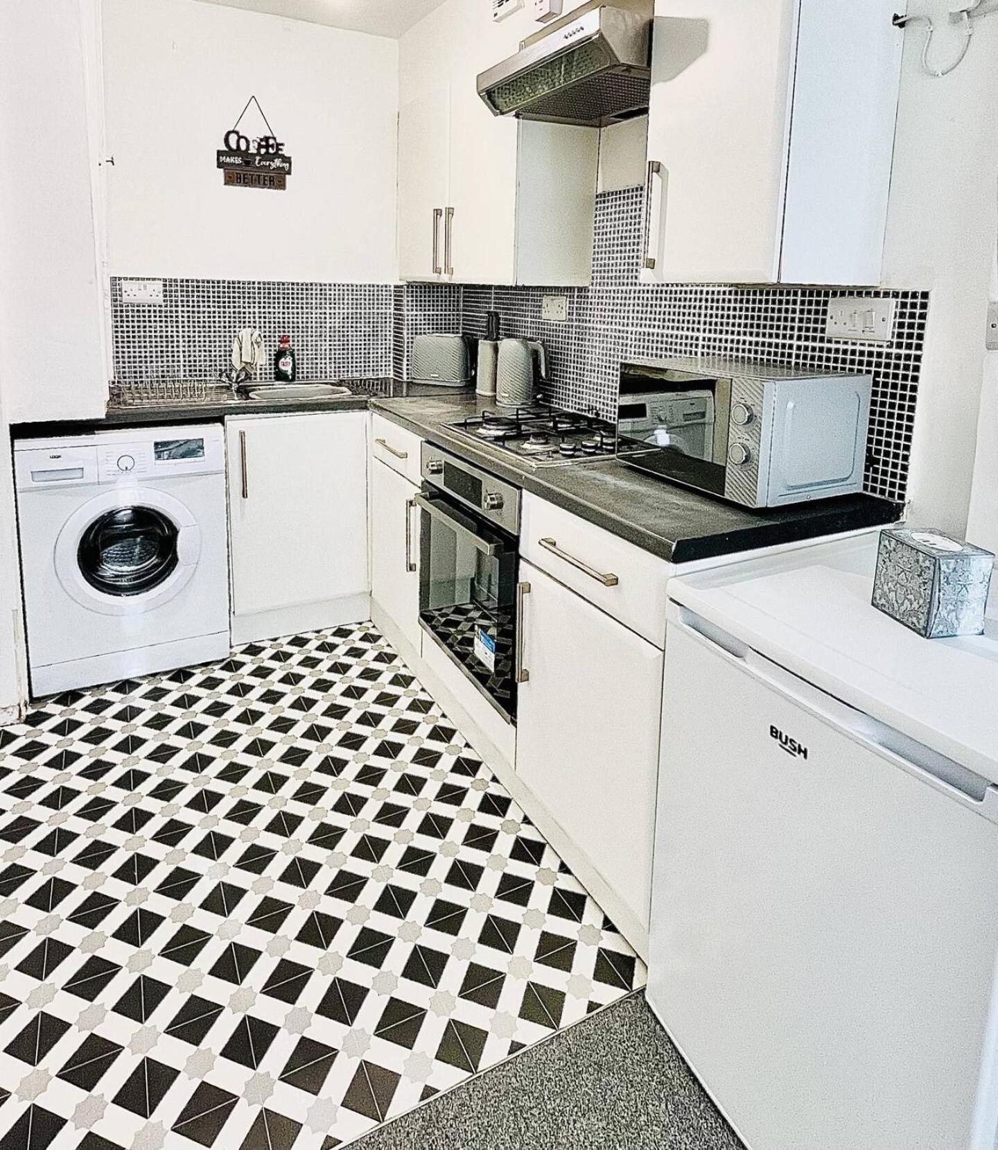 Hamilton House Apartment พอร์ตสมัธ ภายนอก รูปภาพ
