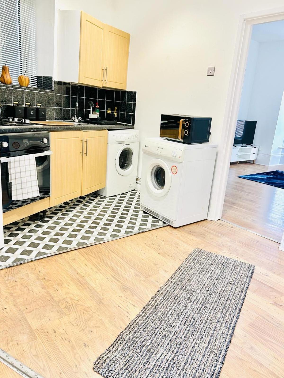 Hamilton House Apartment พอร์ตสมัธ ภายนอก รูปภาพ